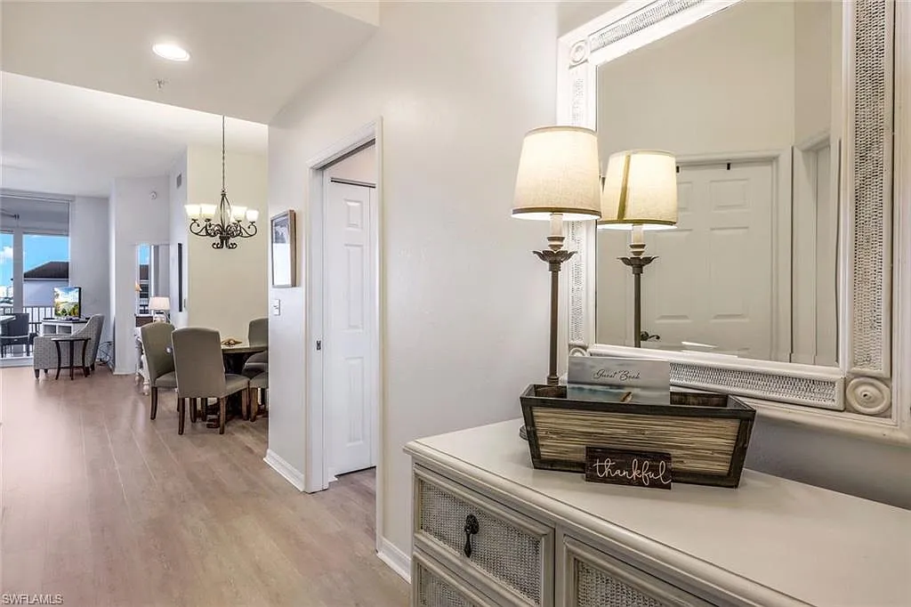 3 bed, 2.0 bath, 1475 sqft, $3,000 — Photo 2