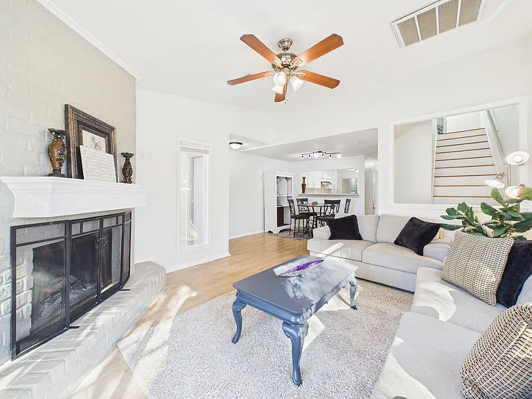 7836 Bateman Ln — Photo 9