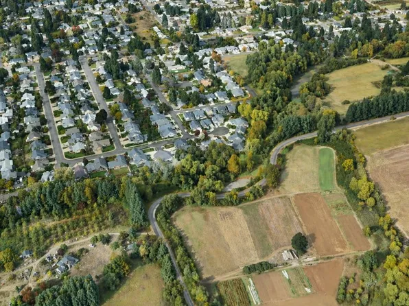 755 Nottingham Ave, Eugene, OR 97404