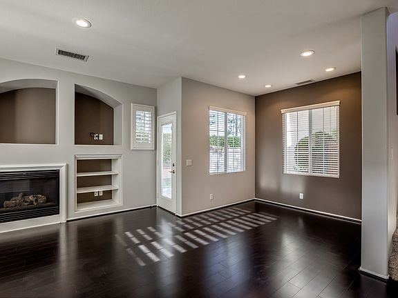 3rd image of 112 Danbury Ln