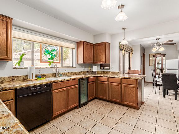 4th image of 639 W PORT ROYALE Lane
