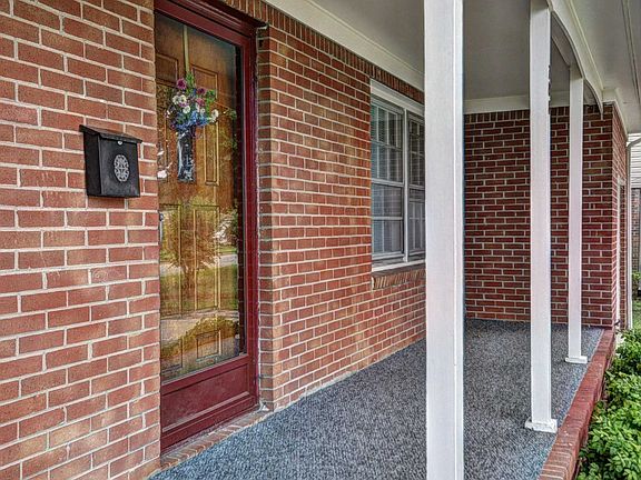3rd image of 708 Gunby Rd