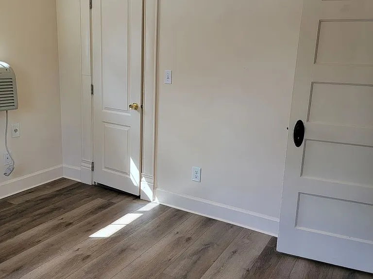 209 N Madison St — Photo 29