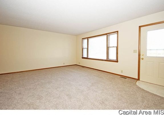2nd image of 106 Hoelting St