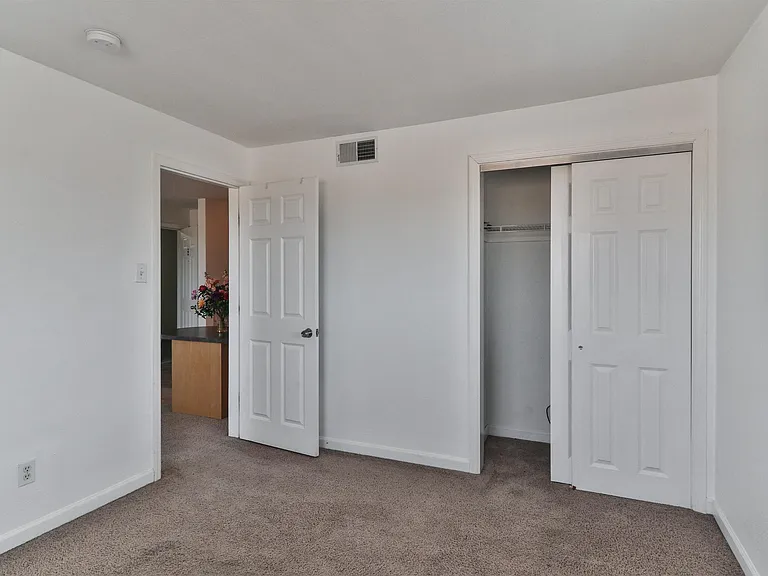 3850 Park Ave #12 — Photo 4