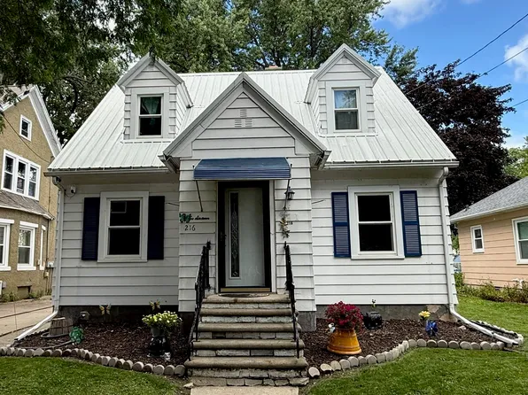 216 Hazel St, Green Bay, WI 54303