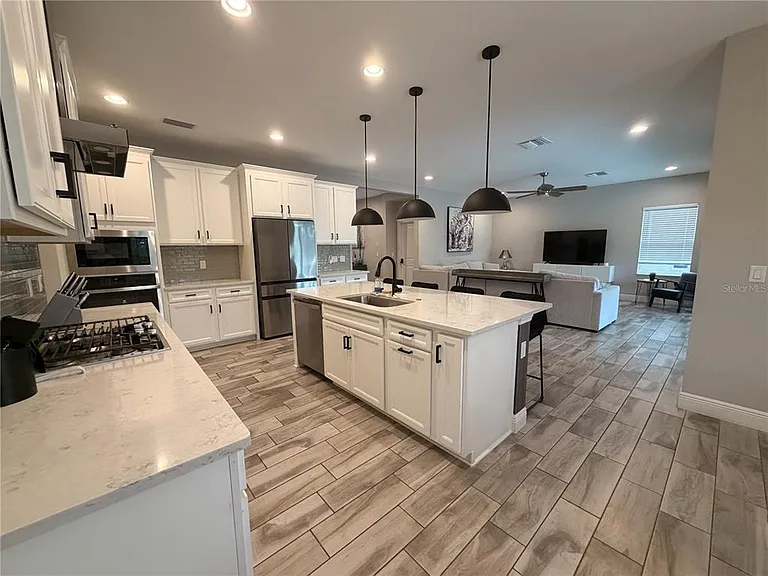 18071 Aero Ave — Photo 7