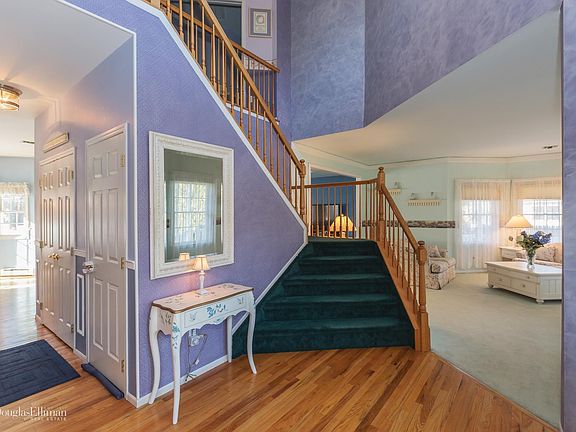 5th image of 165 Little Wood Ct