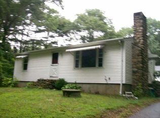 386 Carpenter Rd, Scituate, RI 02831