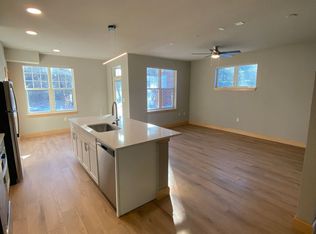 402 Genesee St #109, Delafield, WI 53018