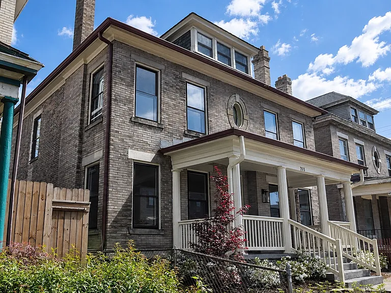 703 Franklin Ave — Photo 35