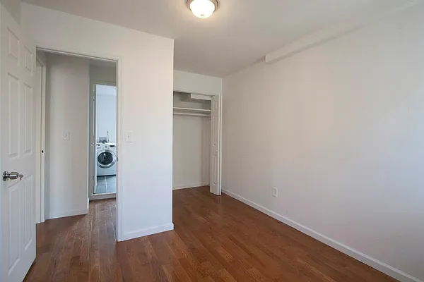 Rented by Wave Real Estate Group | media 13