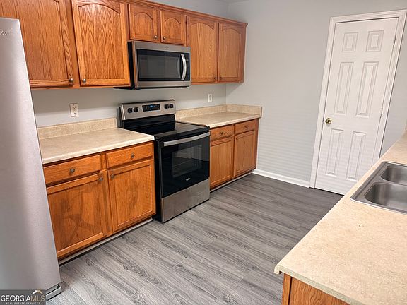 3rd image of 6229 Hickory Lane Cir