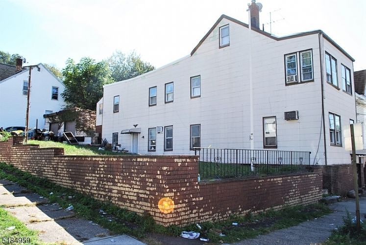 1st image of 54 Bloomfield Ave