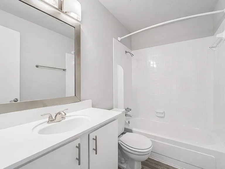Ridley Apartments — Photo 9