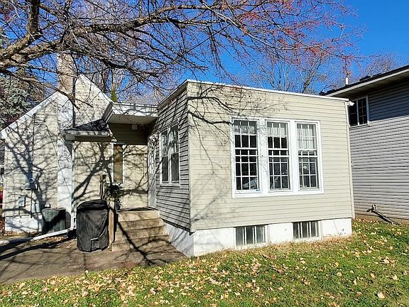3rd image of 1924 5th St E