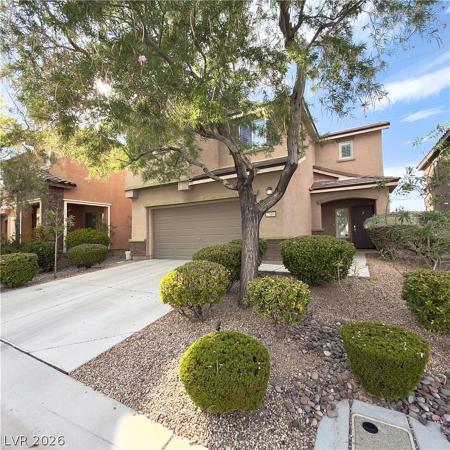 3 bed, 2.5 bath, 2063 sqft, $2,600 — Photo 2