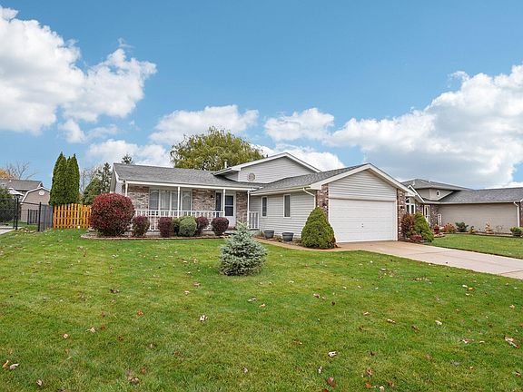3rd image of 6888 W 86th Pl
