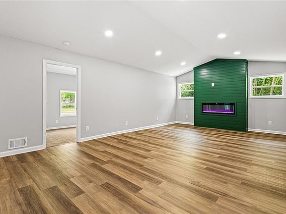 4th image of 1200 Humphries Rd NW