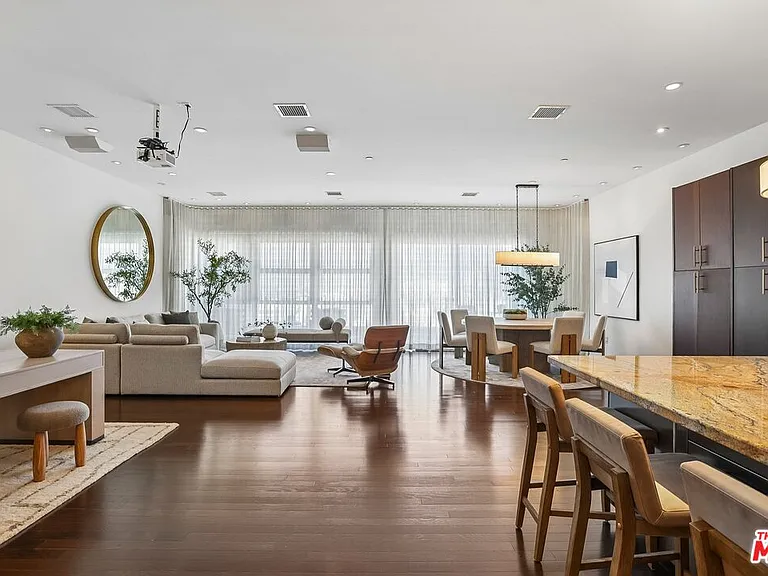 1645 N Vine St #911 — Photo 35