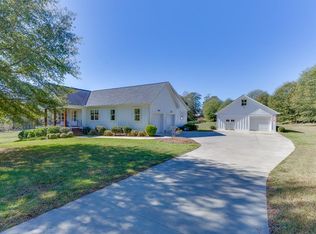 182 Farm Hill Dr, Clarkesville, GA 30523