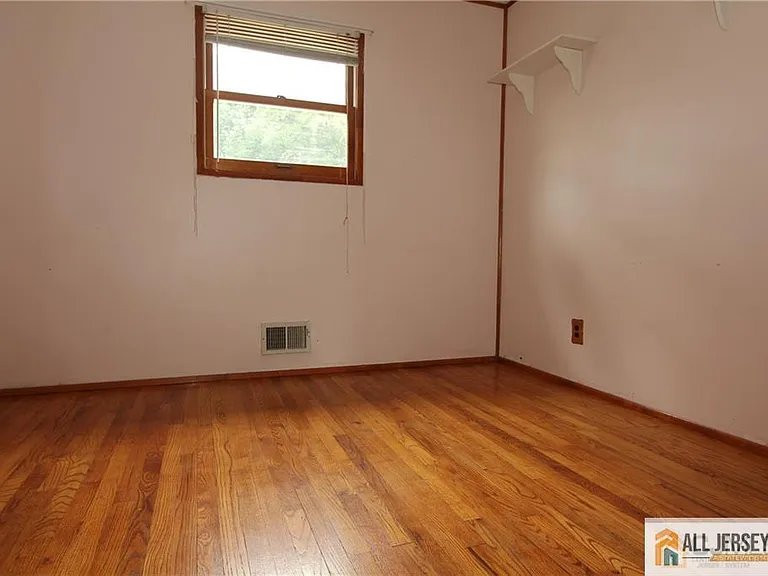 39 Stony Rd — Photo 9