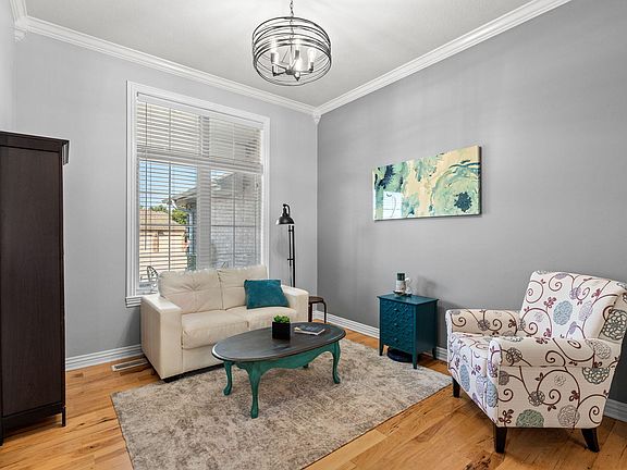4th image of 2426 S April Avenue