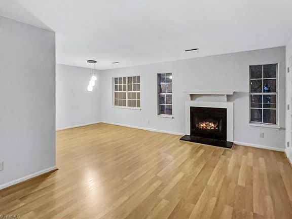4th image of 4225 Edith Ln