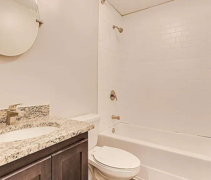 1097 Westview Dr SW #5 — Photo 9