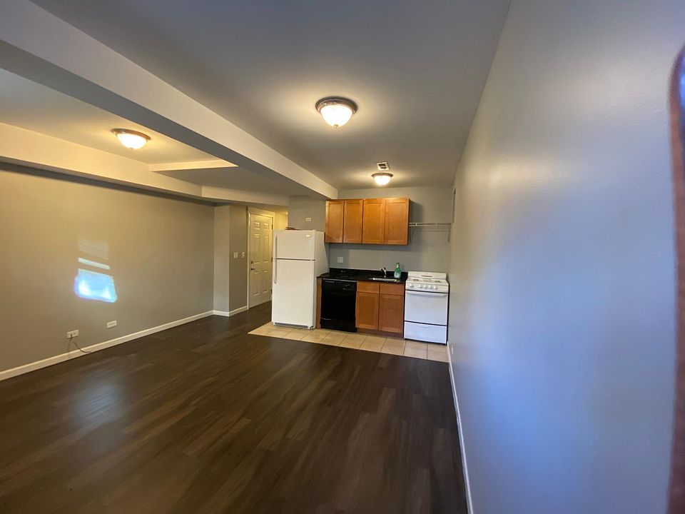 1st image of 3759 N Wilton Ave #Gb