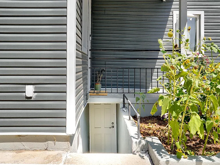 701 N Galapago St #C — Photo 2