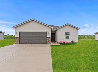 2112 Crestview Ct, Raymore, MO 64083