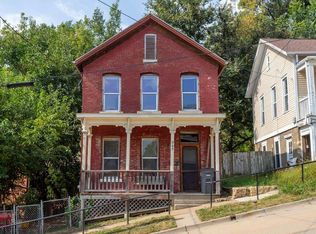 945 Spruce St, Dubuque, IA 52001