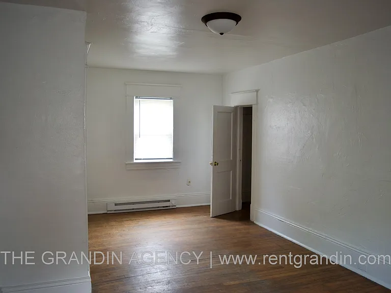 1624 Chapman Ave SW #A6 — Photo 6