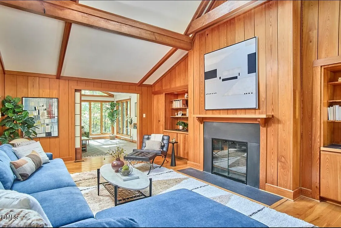 4 bed, 3760 sqft, $5,500 — Photo 4