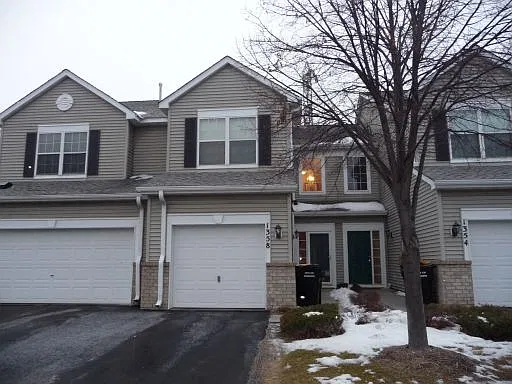 Fantastic 2BR/2.5BA Town Home! — Photo 1