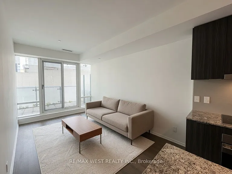 1 Bloor St E #524 — Photo 2