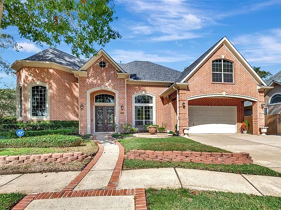 3rd image of 15403 Parkwood Way