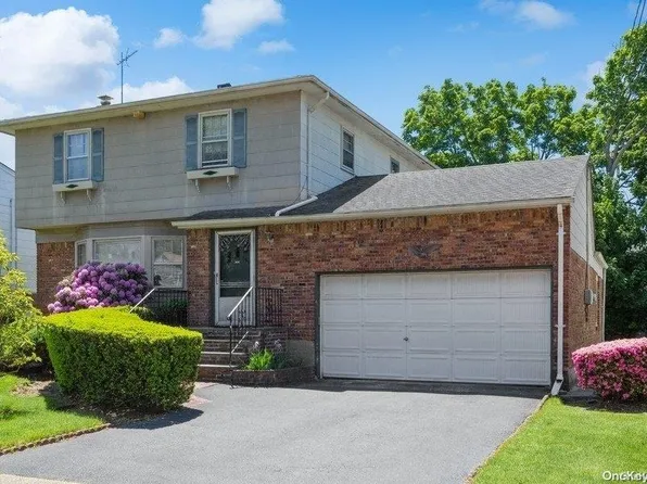 798 Allwyn Street, Baldwin, NY 11510