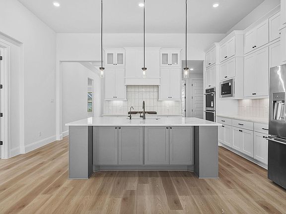 7th image of this home