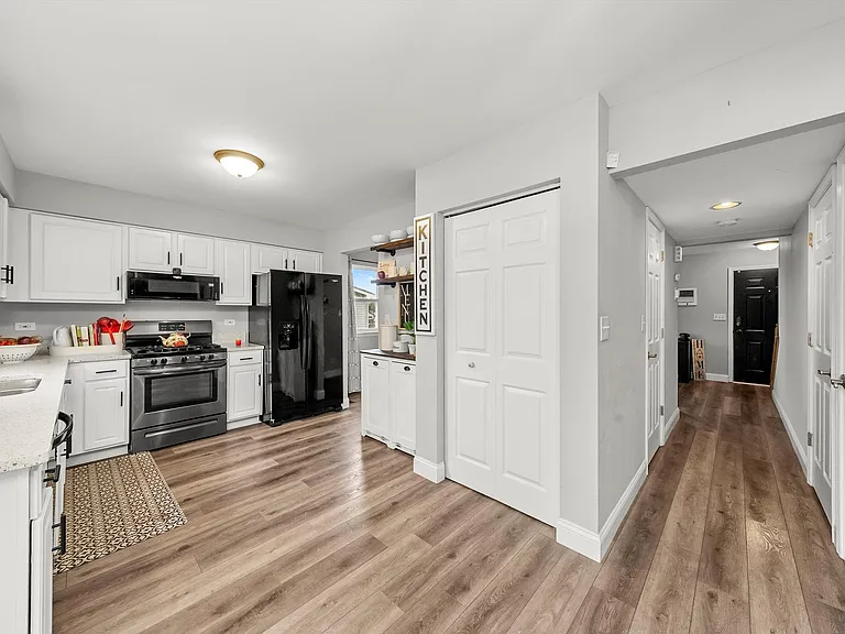 5332 W Mulberry Ln — Photo 4