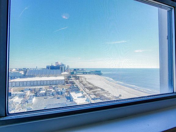 2nd image of 2721 Boardwalk #1615