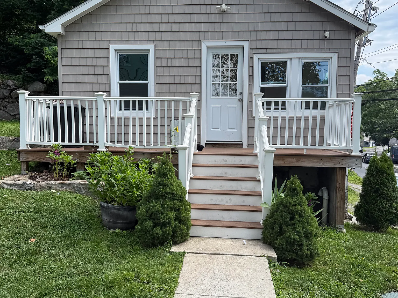 456 E Main St — Photo 1