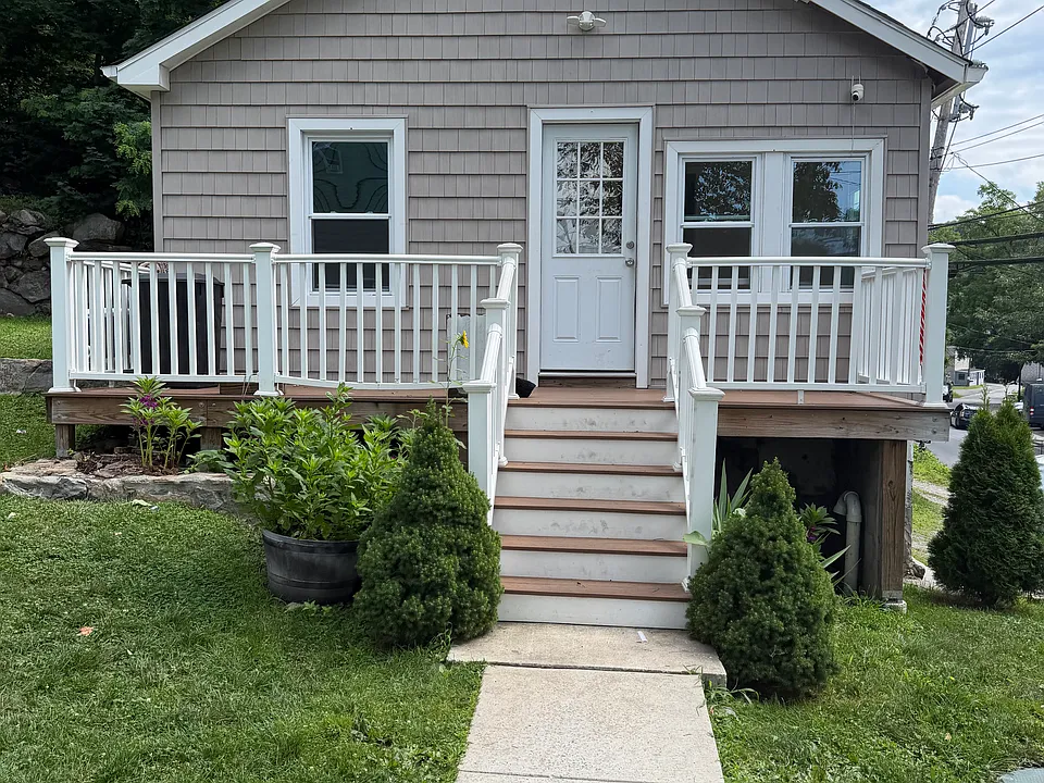 456 E Main St #1