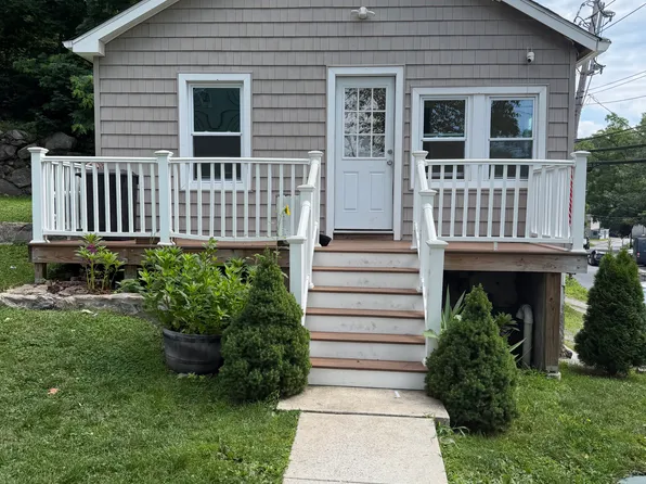 456 E Main St #1, Jefferson Valley, NY 10535