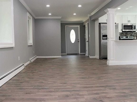 3rd image of 39 Allanwood Dr