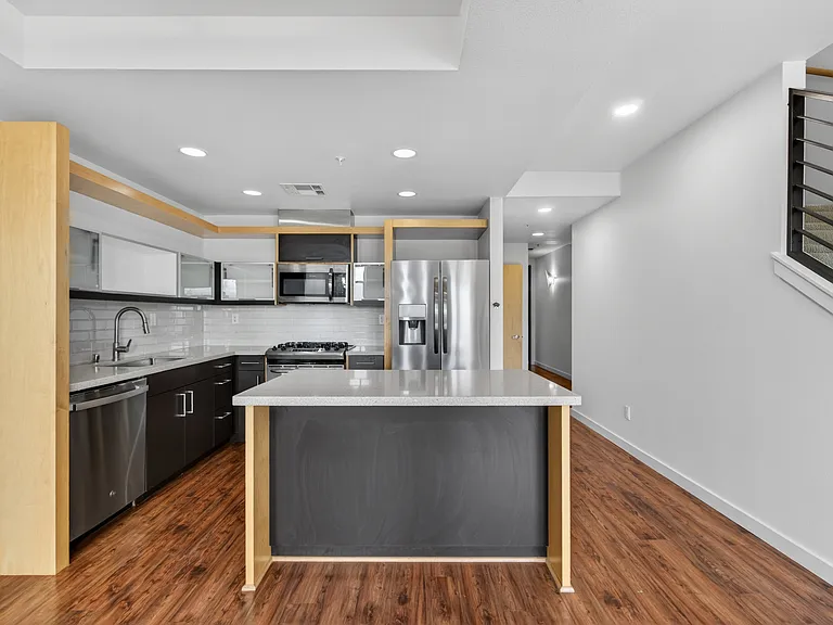 2900 Wyandot St #303 — Photo 7