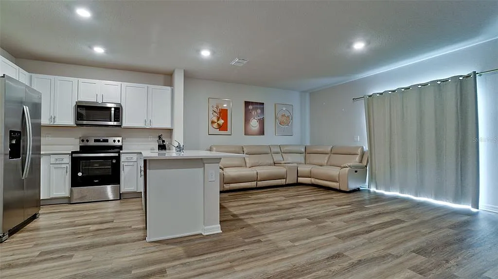 3 bed, 2.5 bath, 1464 sqft, $2,800 — Photo 4