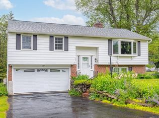 8 Hardy Dr, Leominster, MA 01453