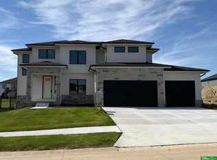 10714 S 219th Ave, Gretna, NE 68028